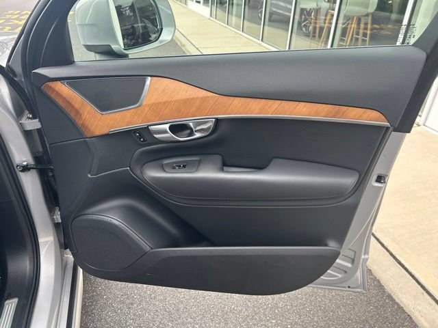 Certified 2025 Volvo XC90 B6 Plus AWD/4WD image 14
