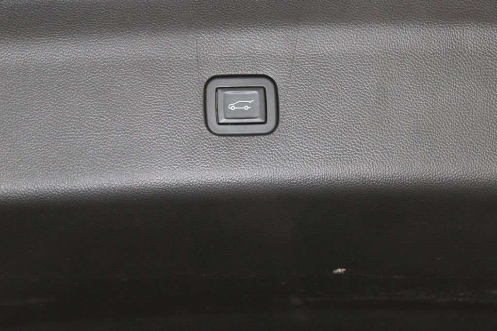 Used 2024 Buick Enclave Essence w/ Sport Touring Edition image 16