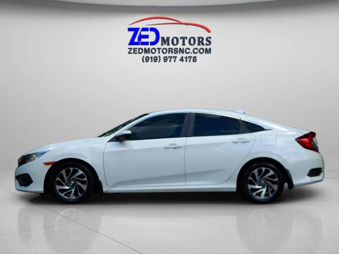 Used 2018 Honda Civic EX image 8