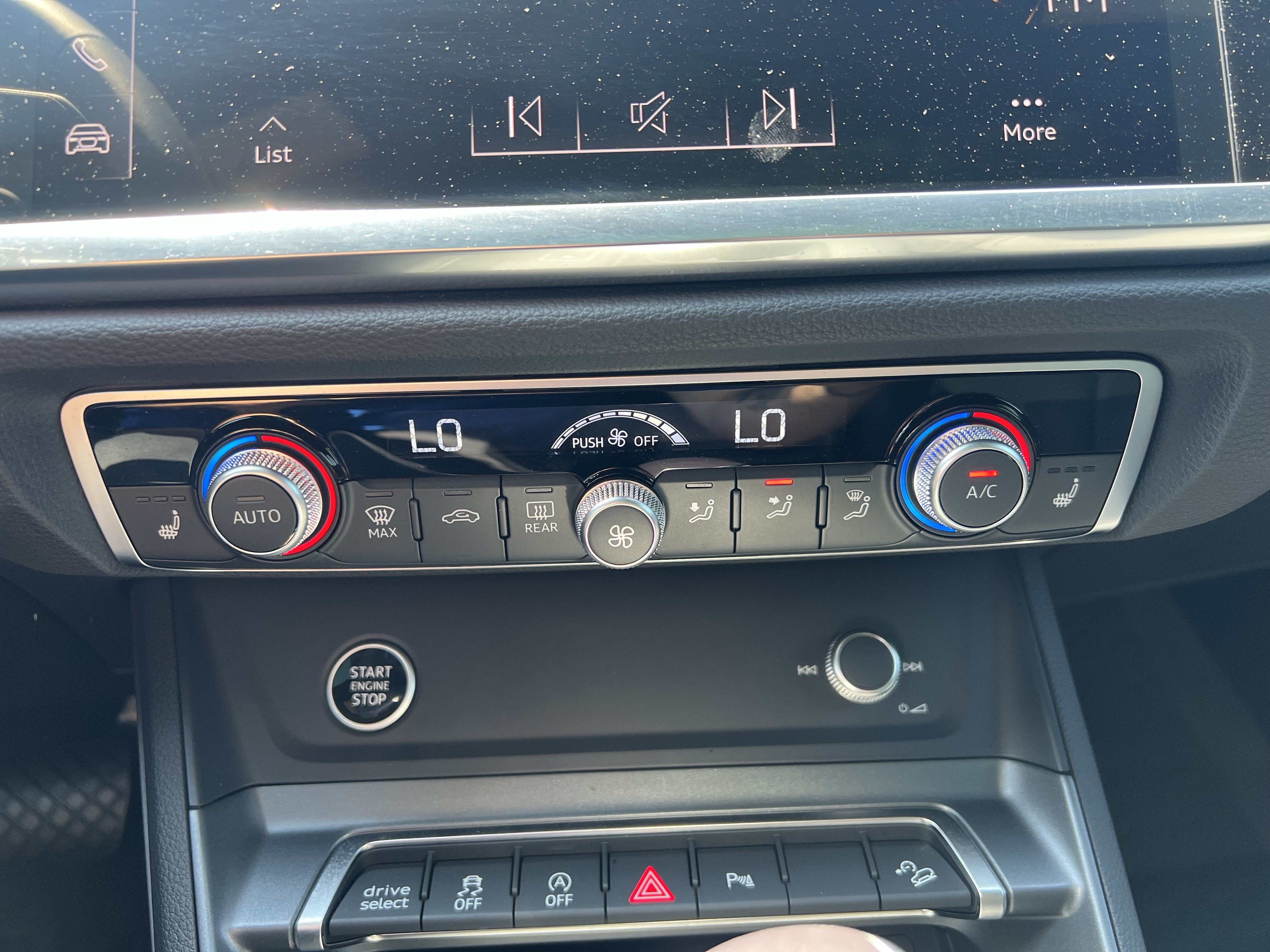 Certified 2025 Audi Q3 2.0T Premium AWD/4WD image 29