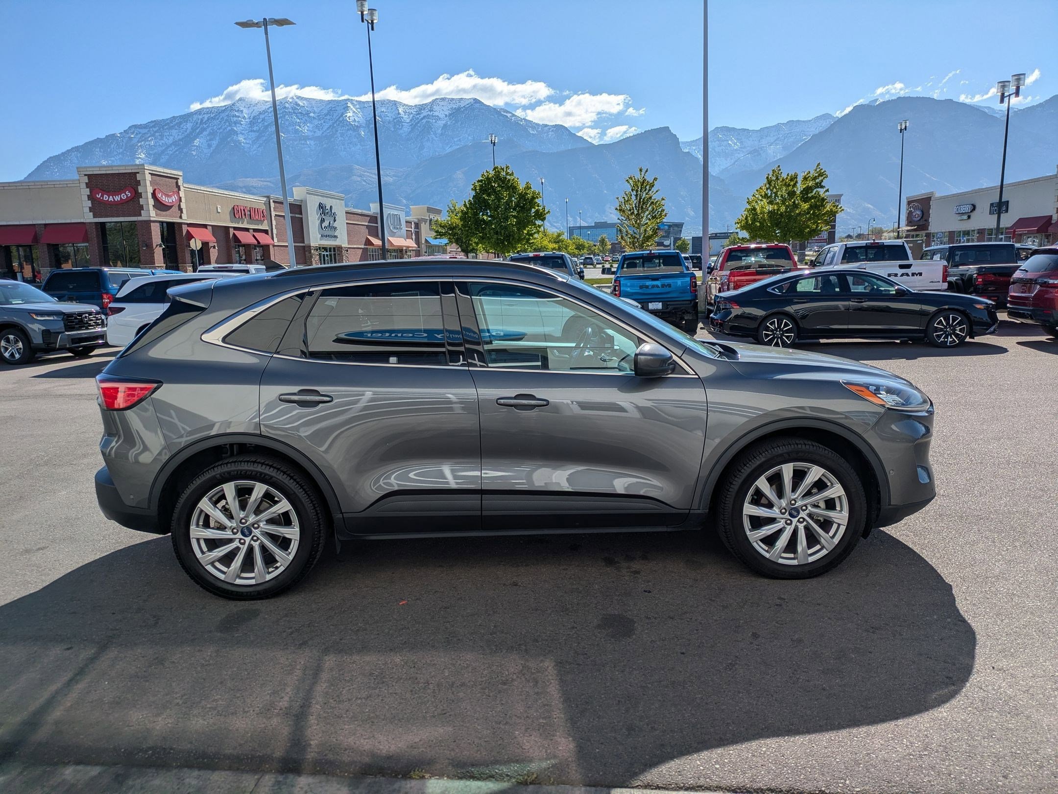 Used 2021 Ford Escape Titanium w/ Titanium Elite Package AWD/4WD image 2