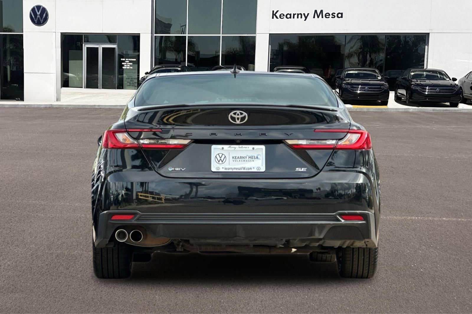 Used 2025 Toyota Camry SE FWD image 5