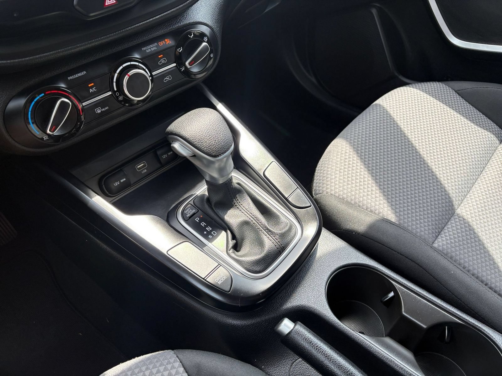 Used 2025 Kia Soul LX w/ LX Technology Package FWD image 39