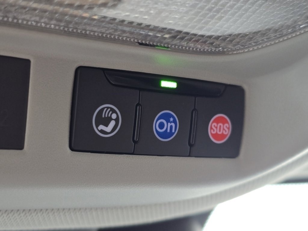 Certified 2025 Chevrolet Trax LT w/ Driver Confidence Package image 29