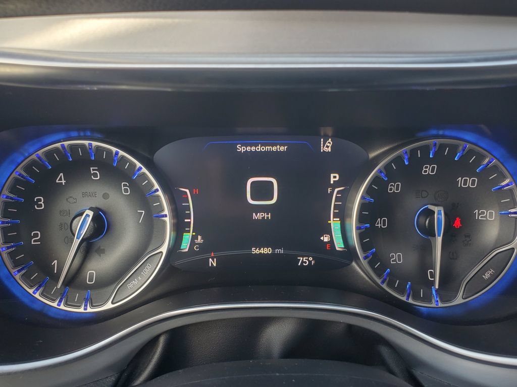Used 2025 Chrysler Pacifica Limited FWD image 9