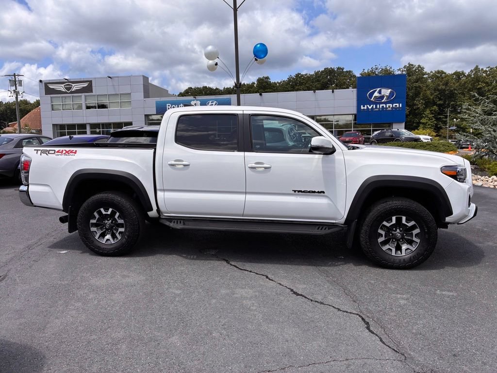 Used 2023 Toyota Tacoma TRD Off-Road w/ Black Out Package (TMS) AWD/4WD image 8