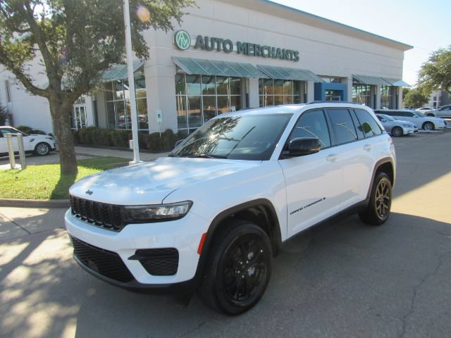 Used 2025 Jeep Grand Cherokee Altitude AWD/4WD image 1
