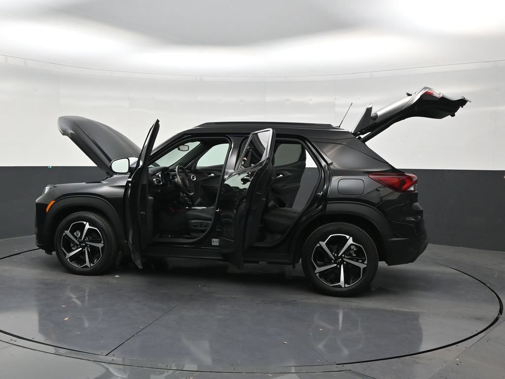 Used 2023 Chevrolet TrailBlazer RS w/ Sun and Liftgate Package FWD image 29