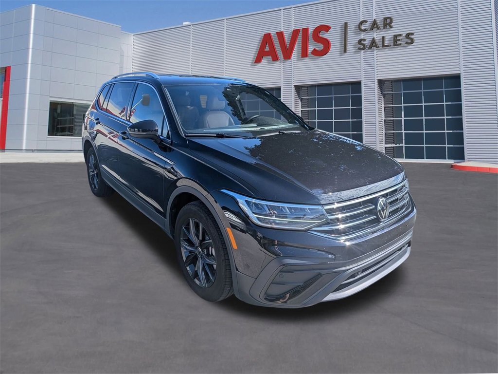 Used 2024 Volkswagen Tiguan SE image 3