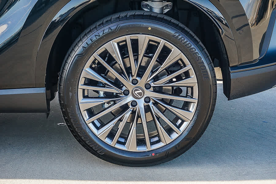 New 2026 Lexus RX 450h AWD image 10