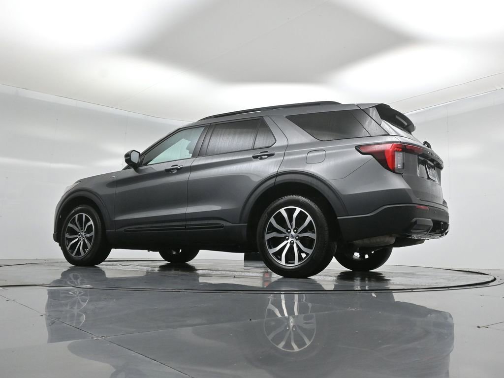 Certified 2025 Ford Explorer ST-Line image 53