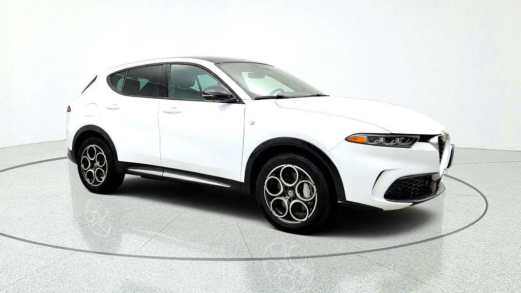 Used 2024 Alfa Romeo Tonale Ti AWD/4WD image 3