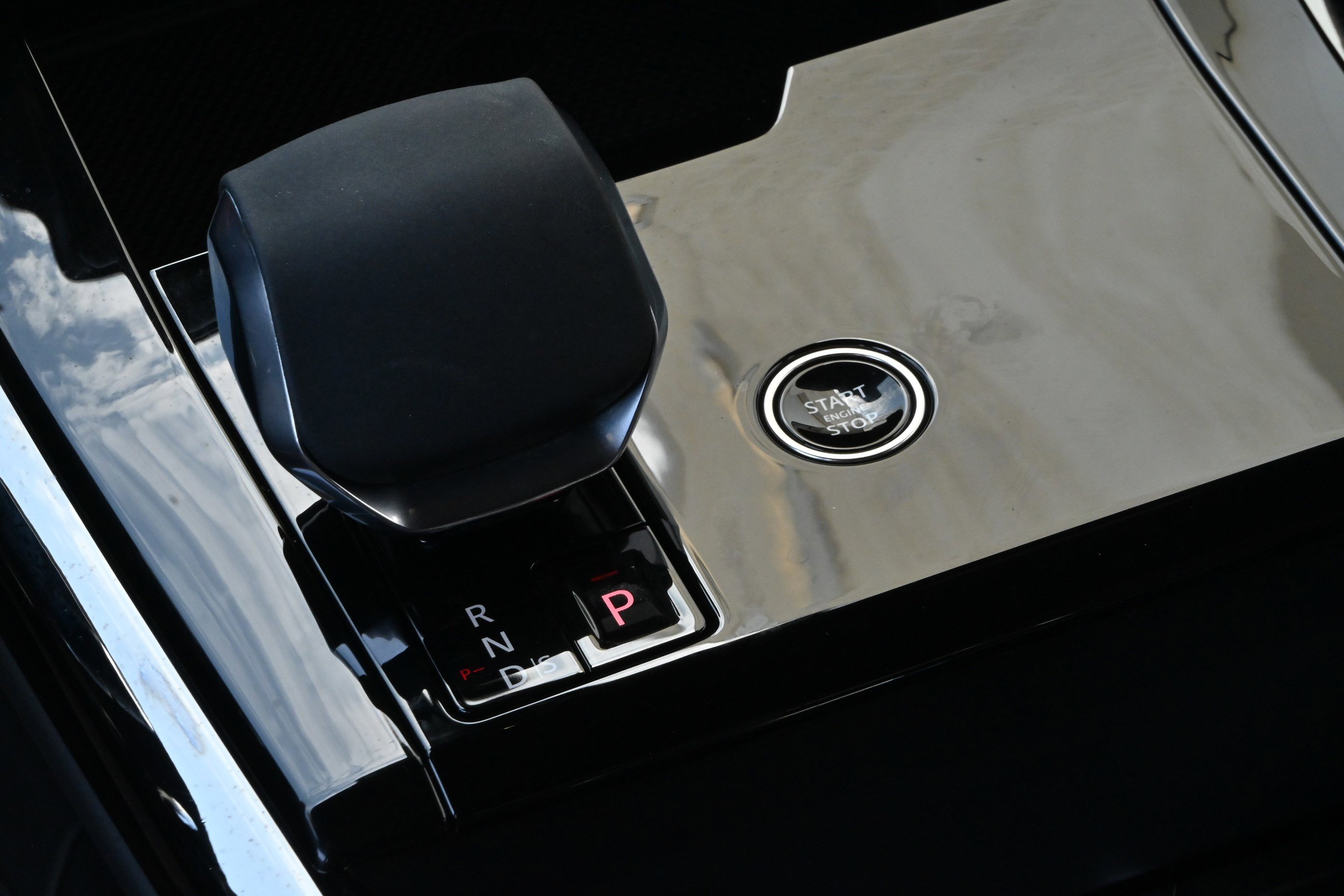 Used 2025 Land Rover Range Rover Sport Dynamic SE AWD/4WD image 24