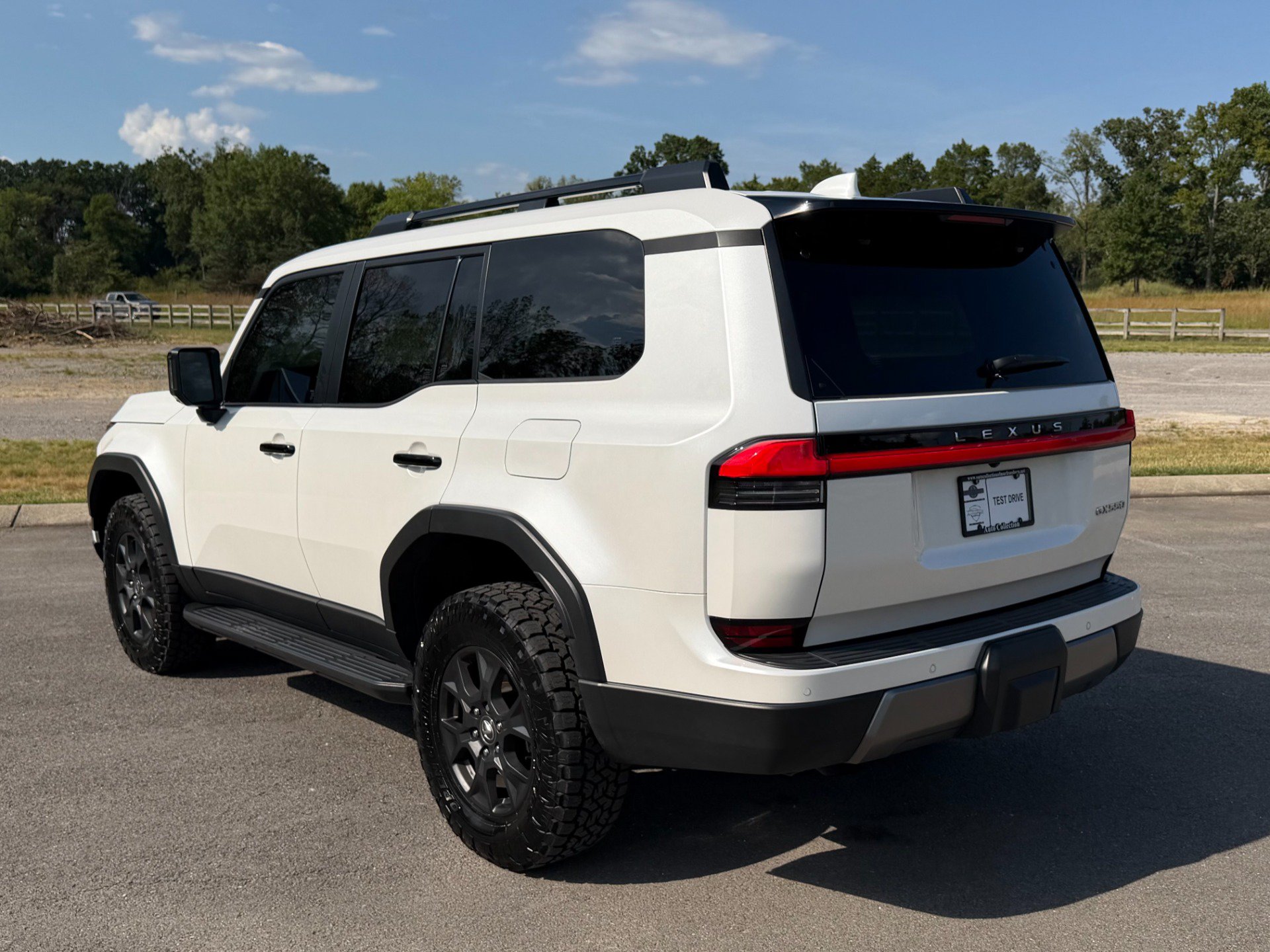 Used 2024 Lexus GX 550 AWD/4WD image 4