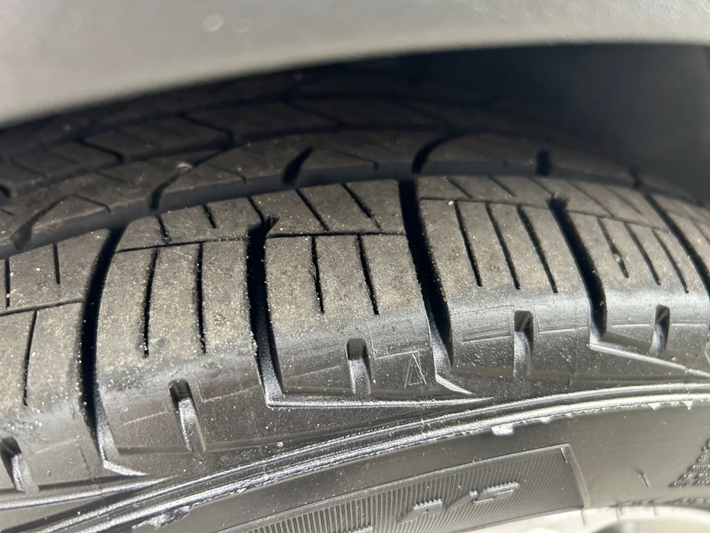 Used 2019 Chevrolet Bolt LT FWD image 25