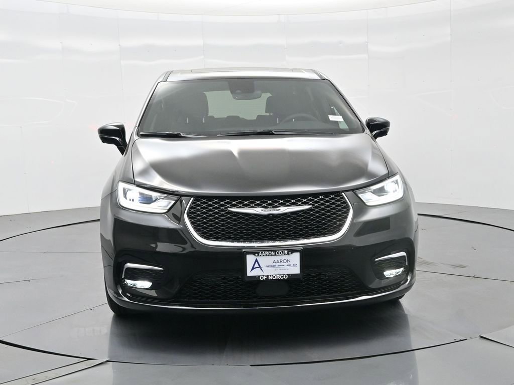 New 2026 Chrysler Pacifica Select image 3