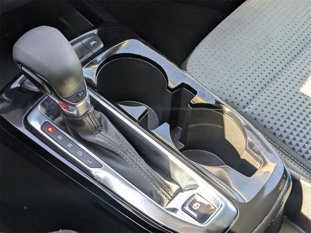 Used 2025 Chevrolet Trax LT w/ LT Convenience Package image 19