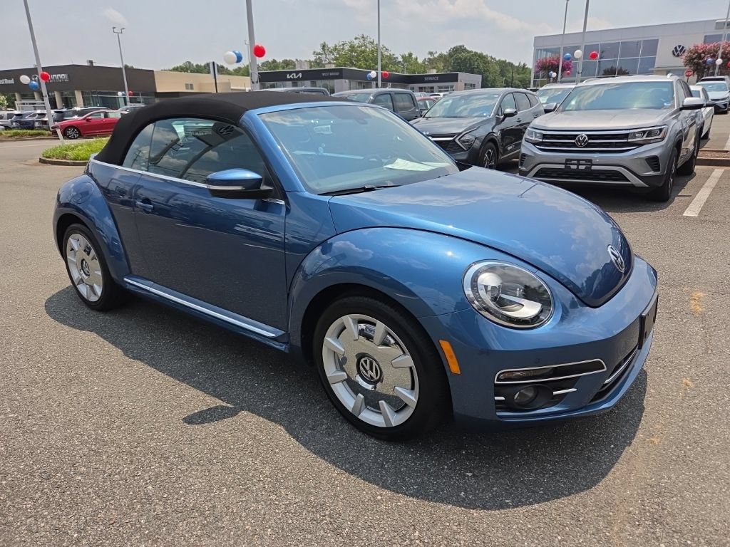 Used 2018 Volkswagen Beetle 2.0T SE FWD image 4