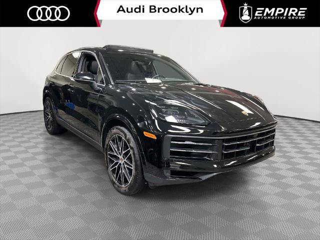 Used 2025 Porsche Cayenne AWD/4WD image 1