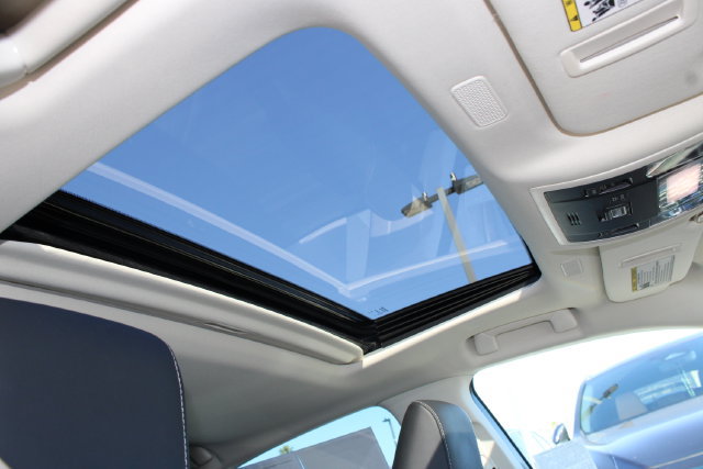 Certified 2025 Lexus ES 300h w/ Premium Package FWD image 6