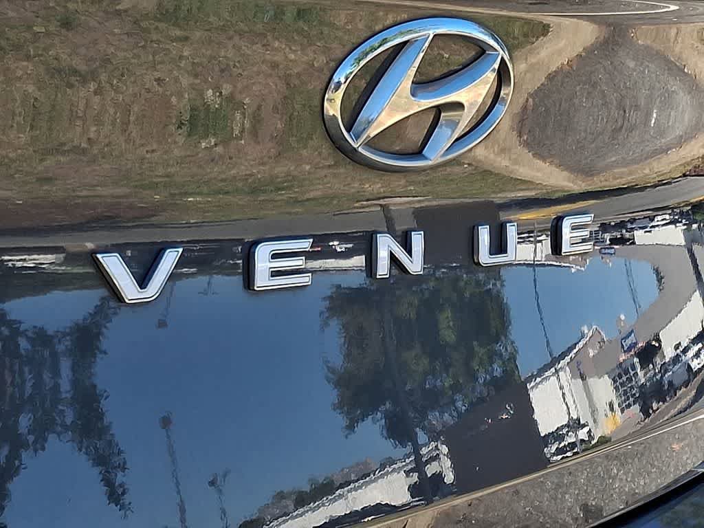 Used 2021 Hyundai Venue SEL FWD image 30