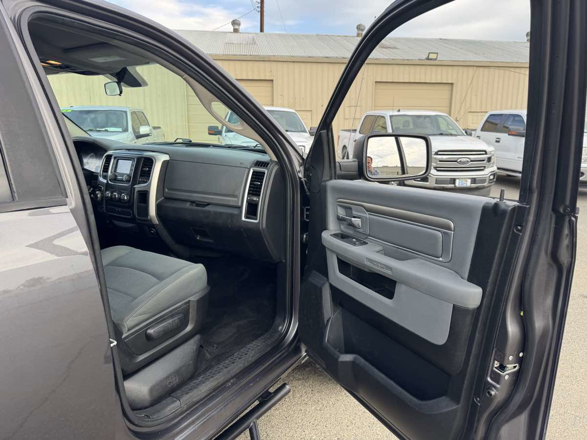 Used 2017 RAM 1500 Classic SLT image 18