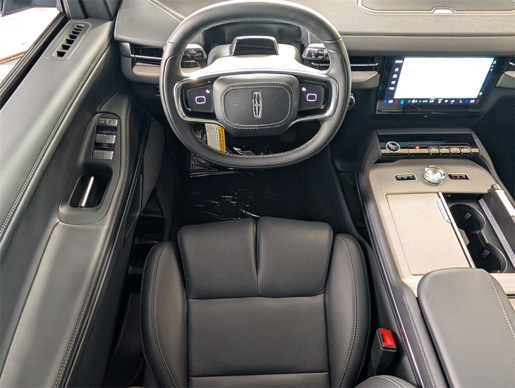 New 2025 Lincoln Navigator L Reserve w/ Jet Appearance Package image 8