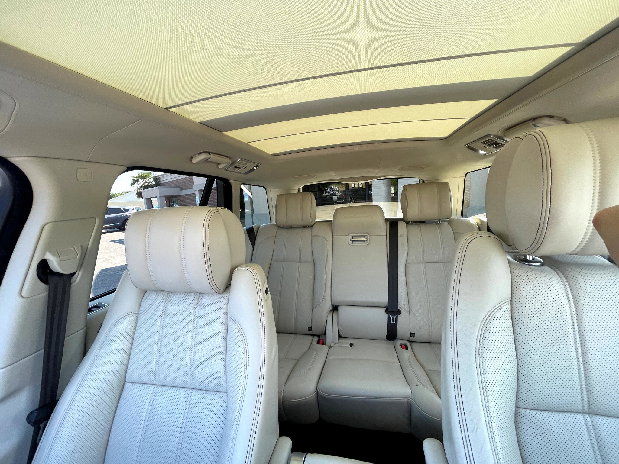 Used 2015 Land Rover Range Rover Autobiography image 39