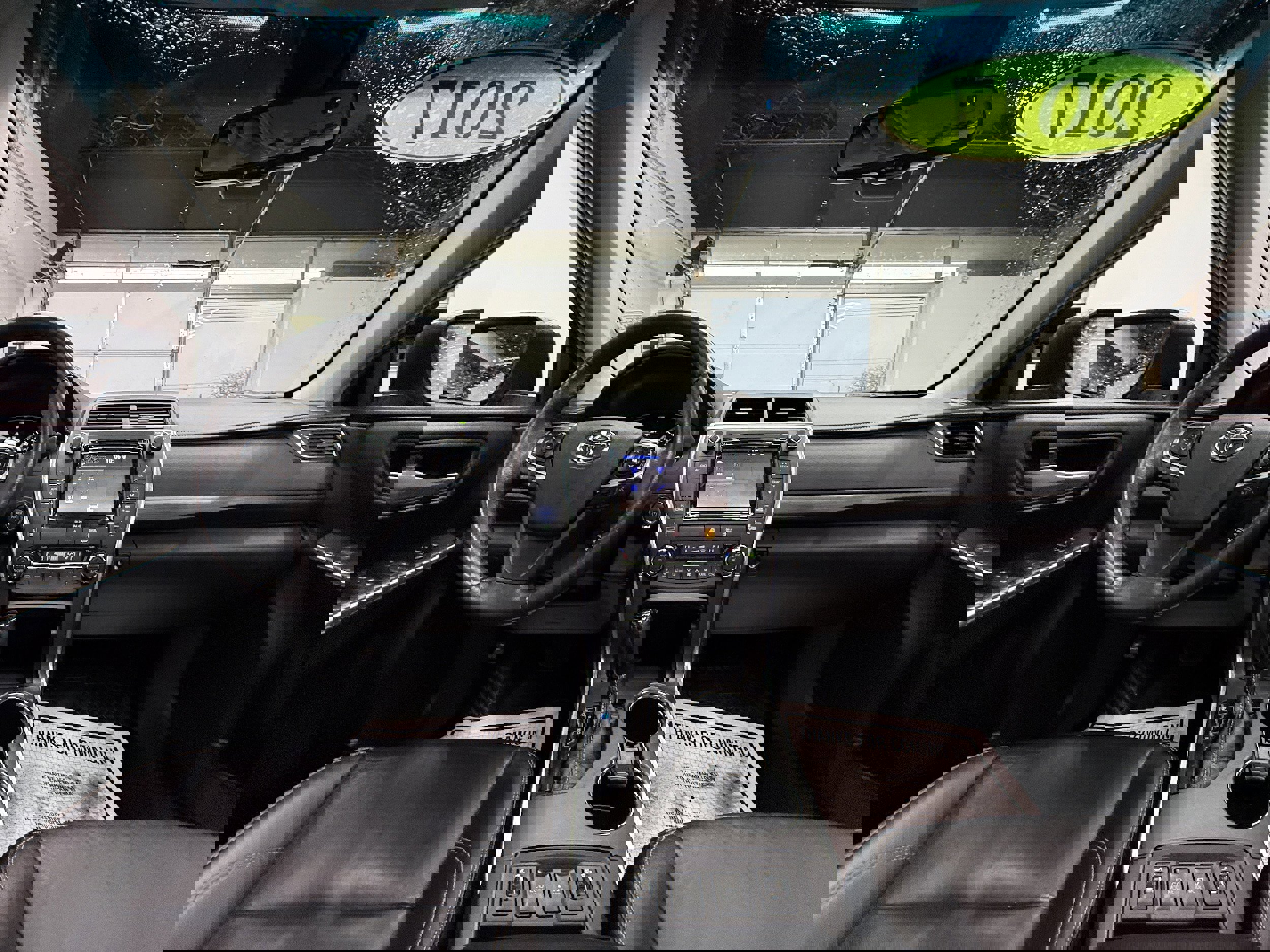 Used 2017 Toyota Camry XLE image 9