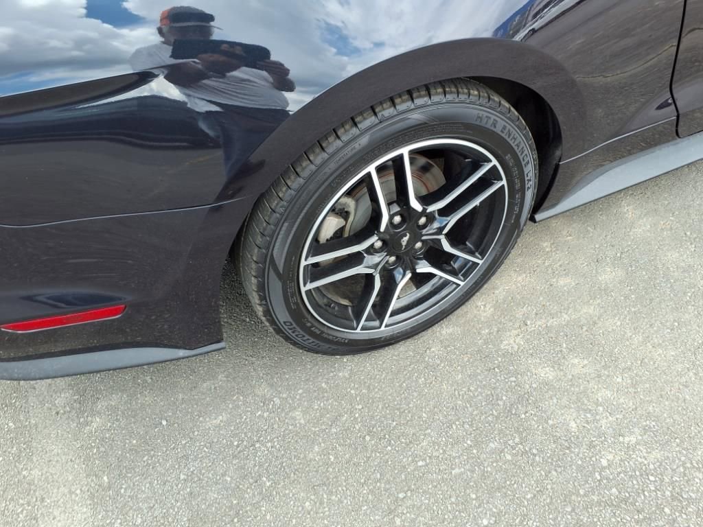 Used 2023 Ford Mustang Premium image 5