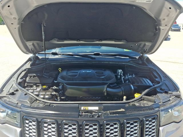 Used 2017 Jeep Grand Cherokee Altitude AWD/4WD image 28