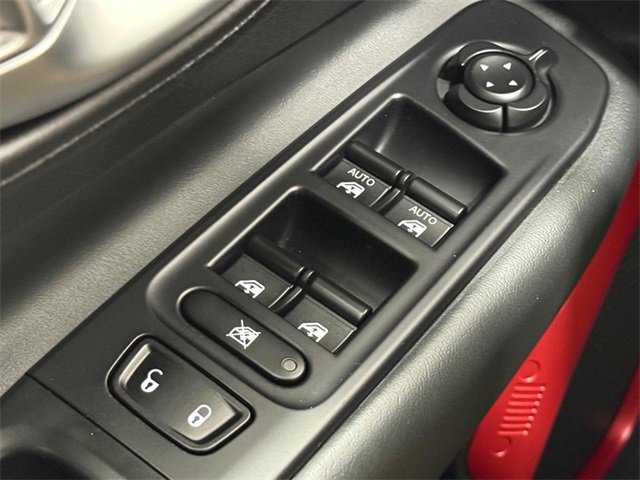 Used 2018 Jeep Renegade Trailhawk w/ Cold Weather Group II image 19