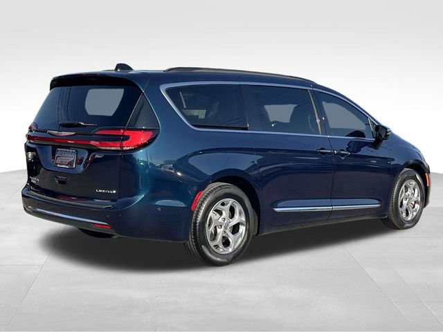 Used 2023 Chrysler Pacifica Limited image 7