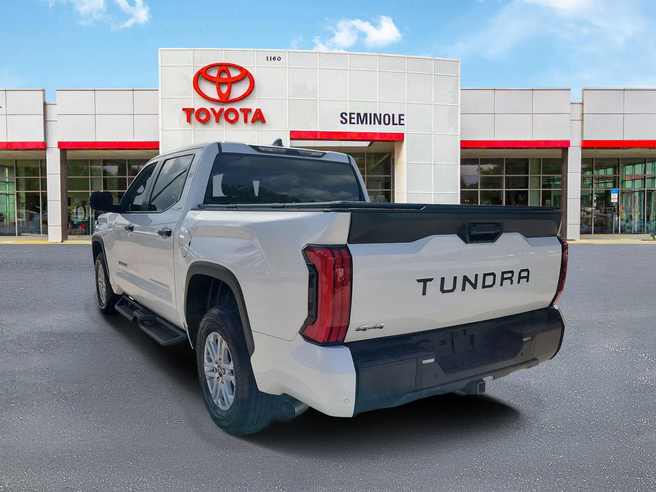 Used 2026 Toyota Tundra SR5 w/ SR5 Convenience Package AWD/4WD image 4
