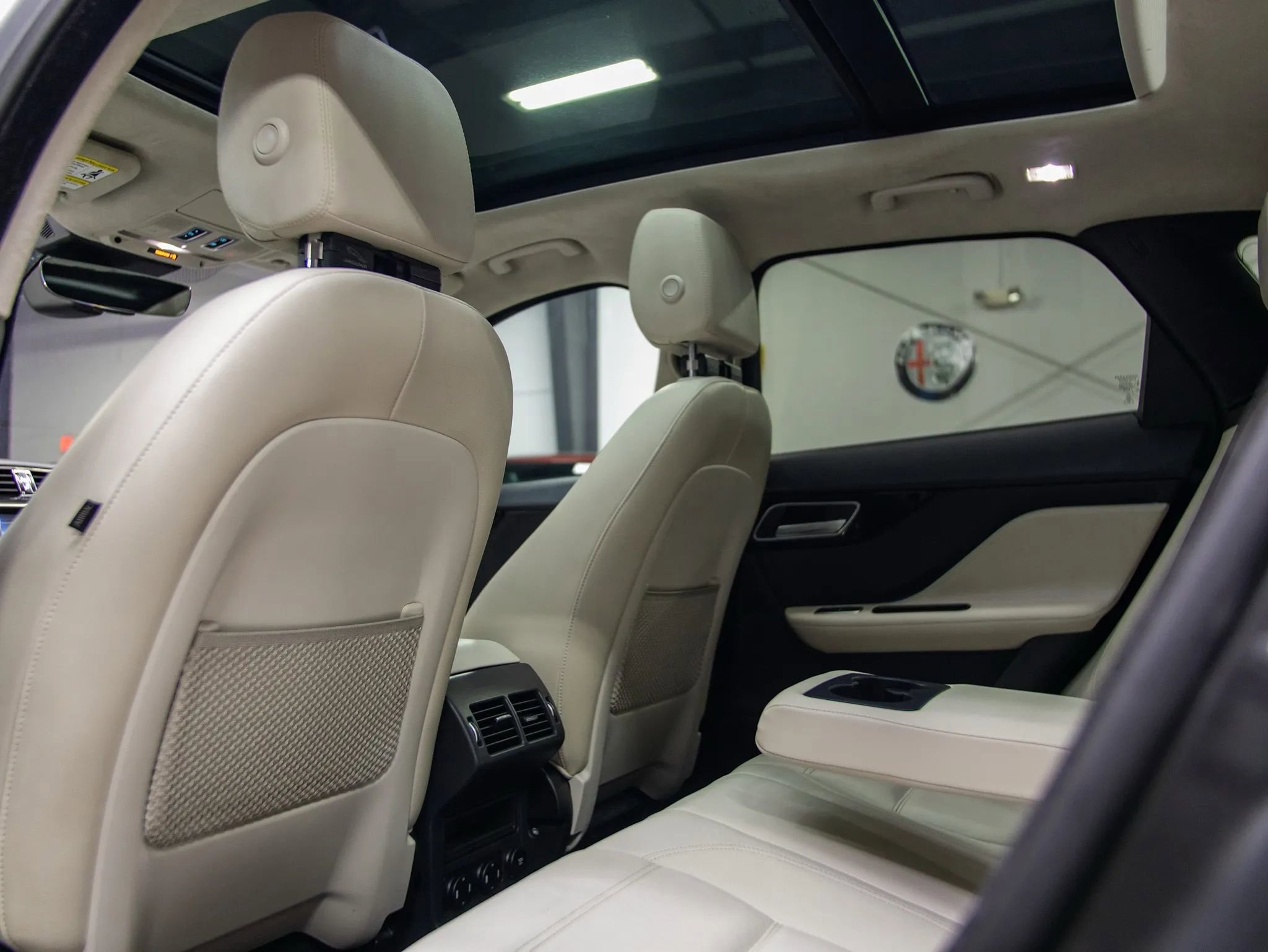 Used 2020 Jaguar F-PACE Prestige image 28