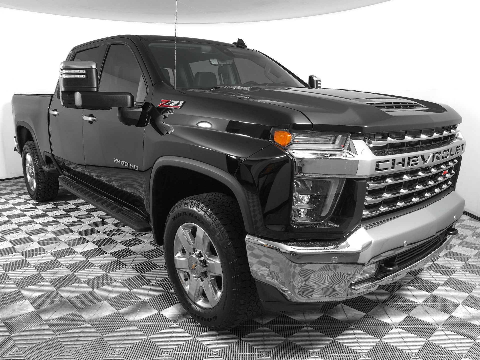 Used 2021 Chevrolet Silverado 2500 LTZ w/ LTZ Premium Package AWD/4WD image 2