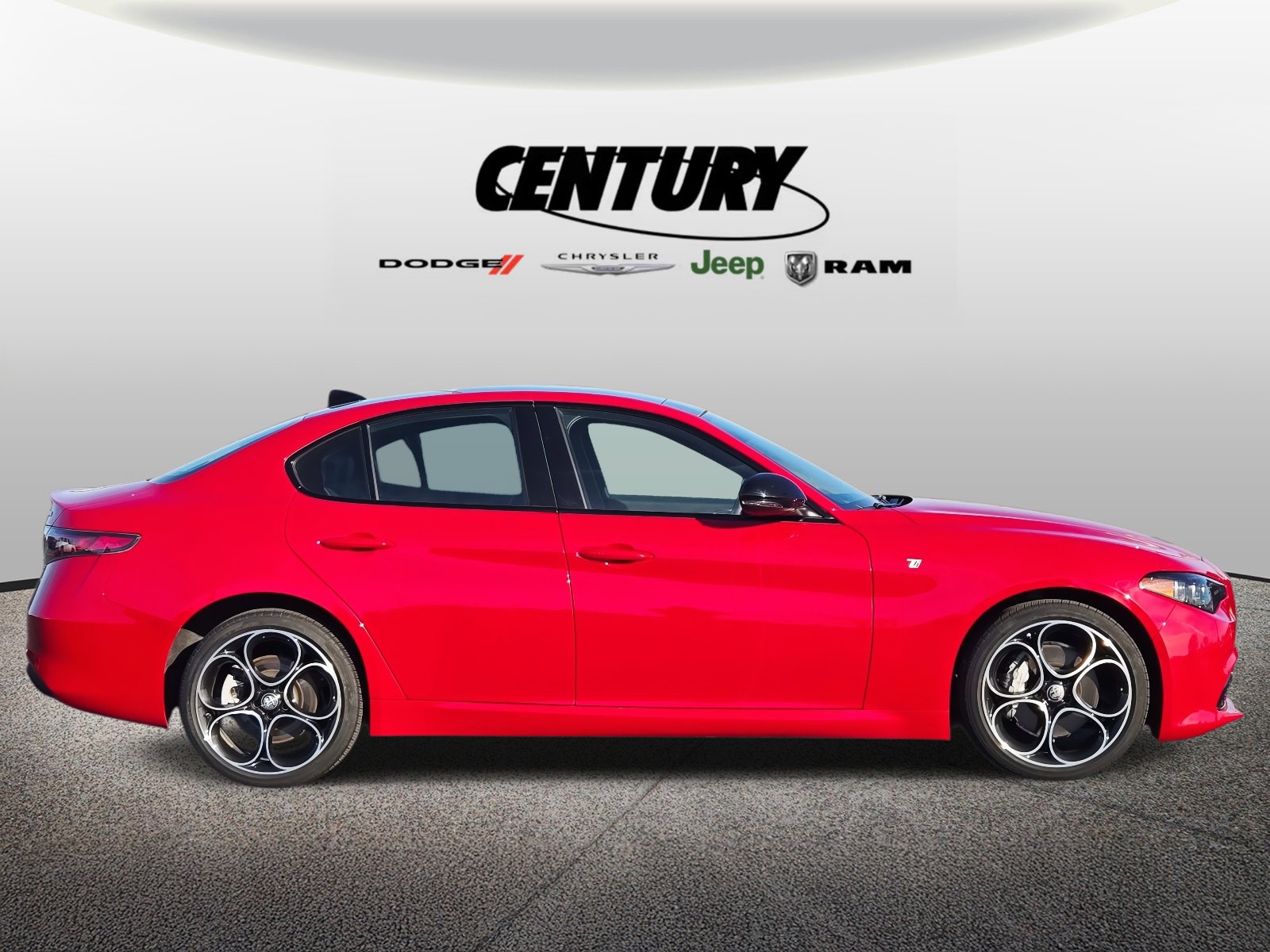 Used 2024 Alfa Romeo Giulia Ti image 2