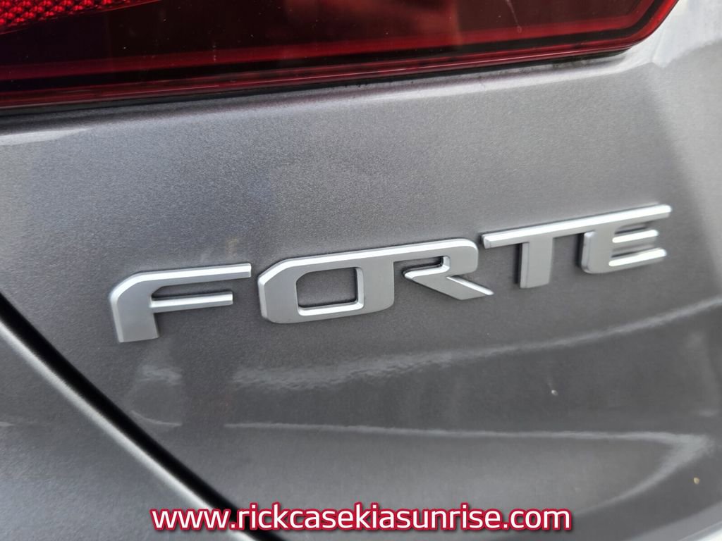 Used 2024 Kia Forte LXS w/ LXS Technology Package image 8