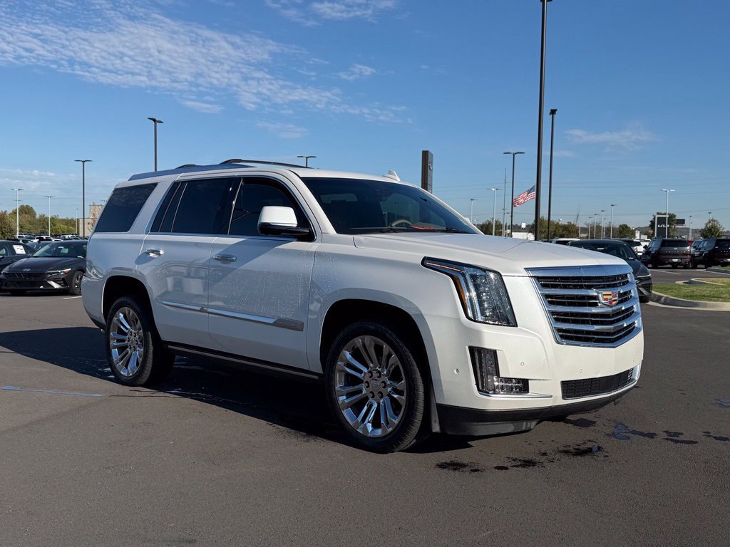 Used 2019 Cadillac Escalade Platinum AWD/4WD image 3