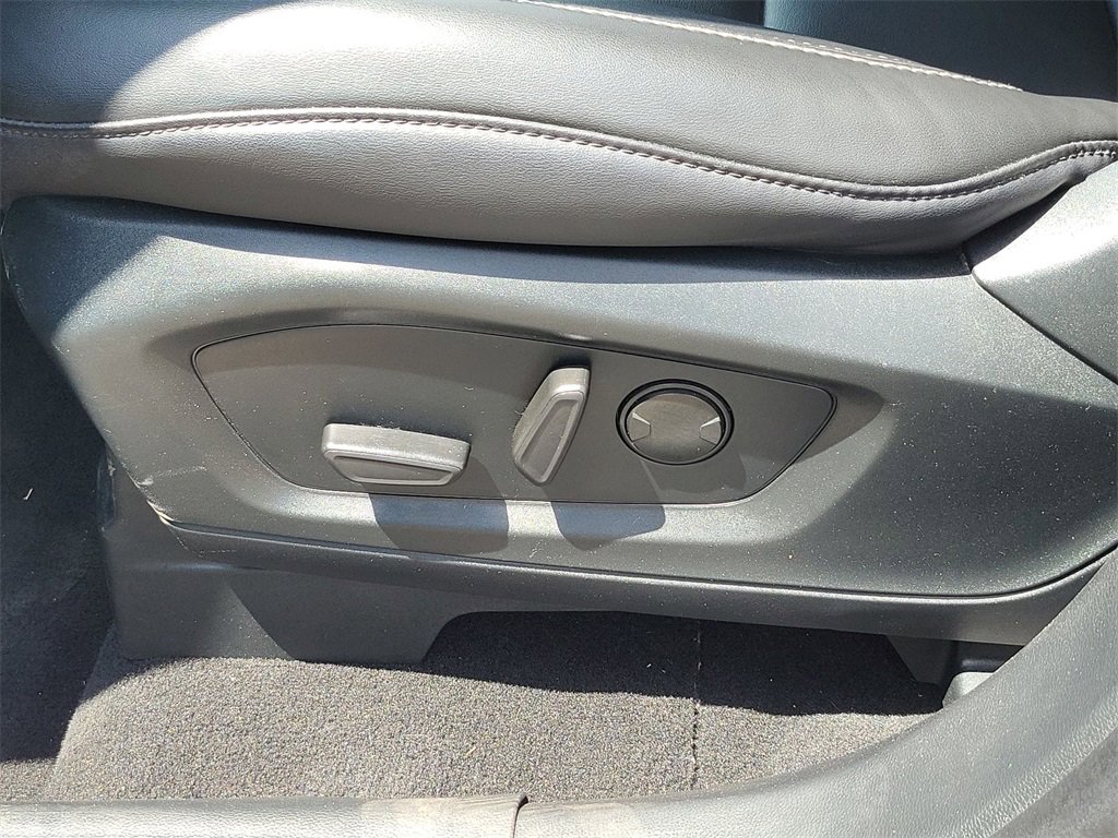 Used 2024 Ford Explorer XLT w/ Equipment Group 202A image 14