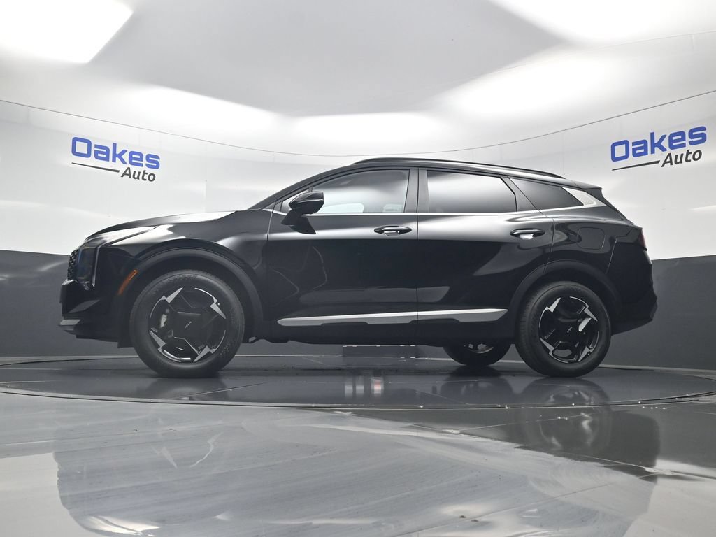 Certified 2026 Kia Sportage EX w/ EX Panorama Roof Package AWD/4WD image 43