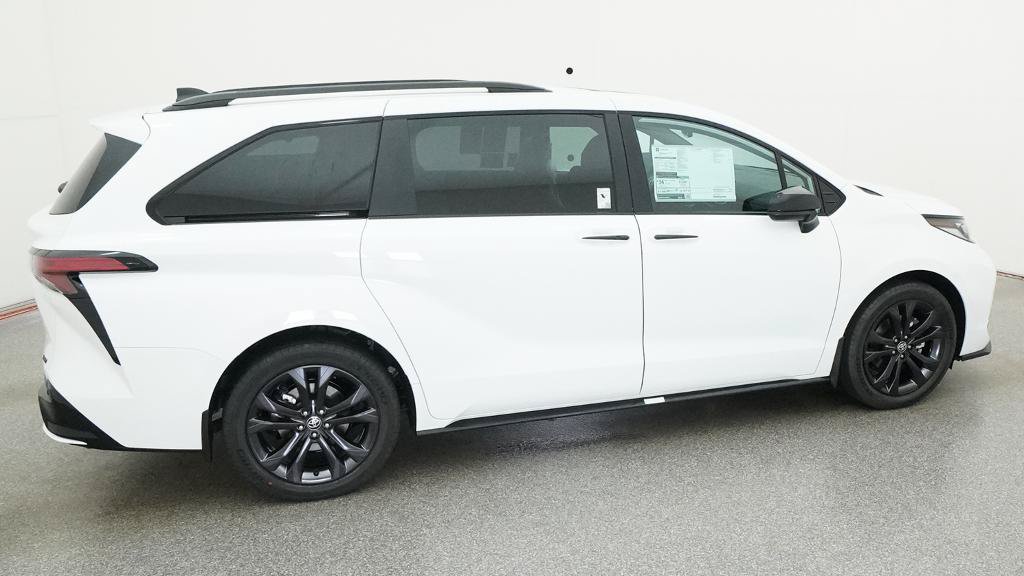 New 2026 Toyota Sienna XSE FWD image 13