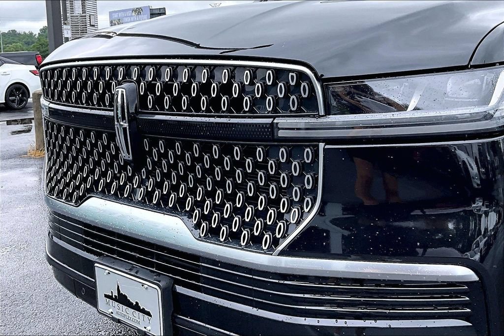Used 2025 Lincoln Navigator L Reserve AWD/4WD image 34