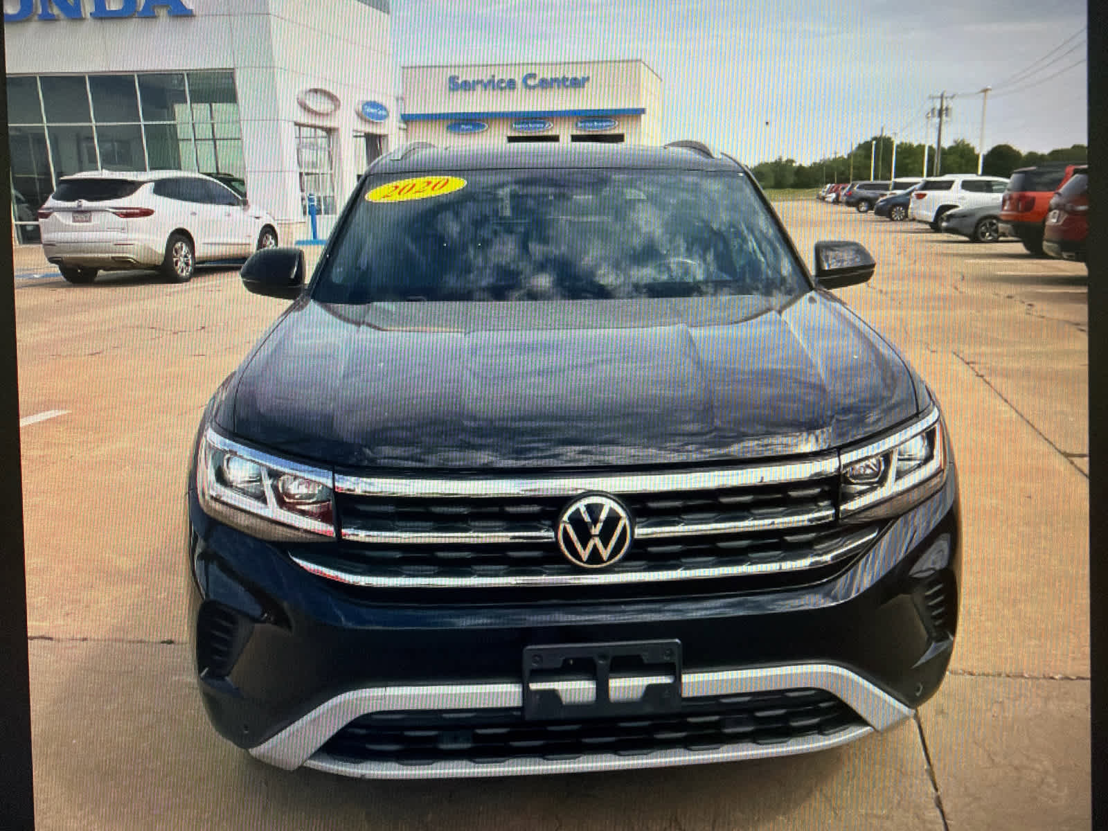 Used 2020 Volkswagen Atlas Cross Sport SE w/ Panoramic Sunroof Package FWD image 12
