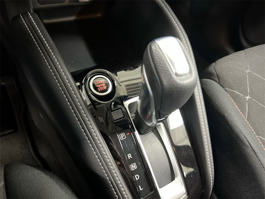 Used 2020 Nissan Kicks SR image 16