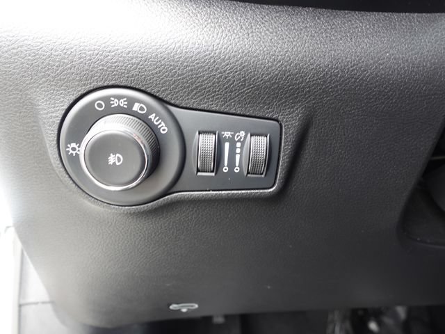 Used 2024 Jeep Compass Trailhawk AWD/4WD image 16