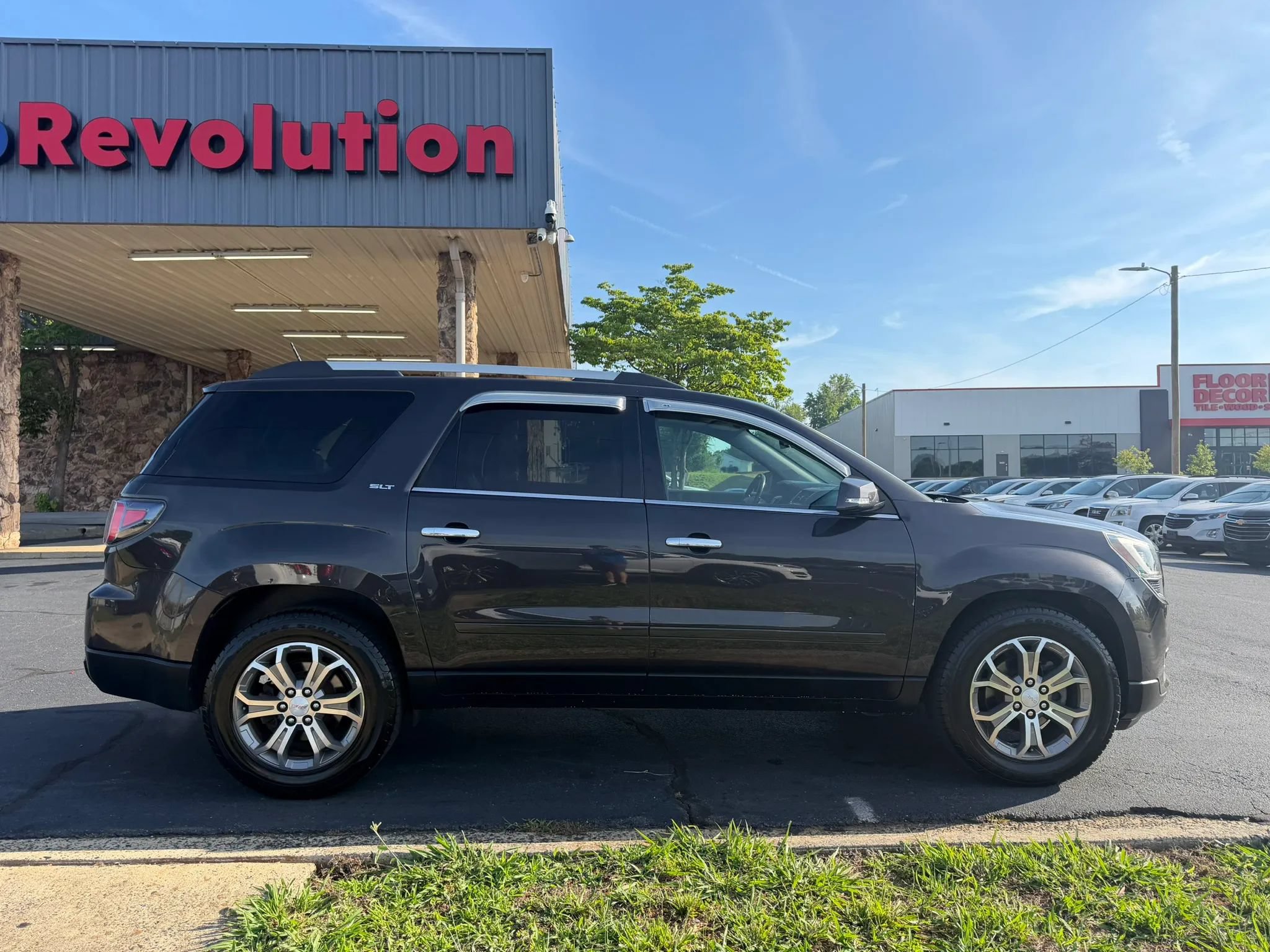 Used 2016 GMC Acadia SLT w/ Open Road Package AWD/4WD image 8