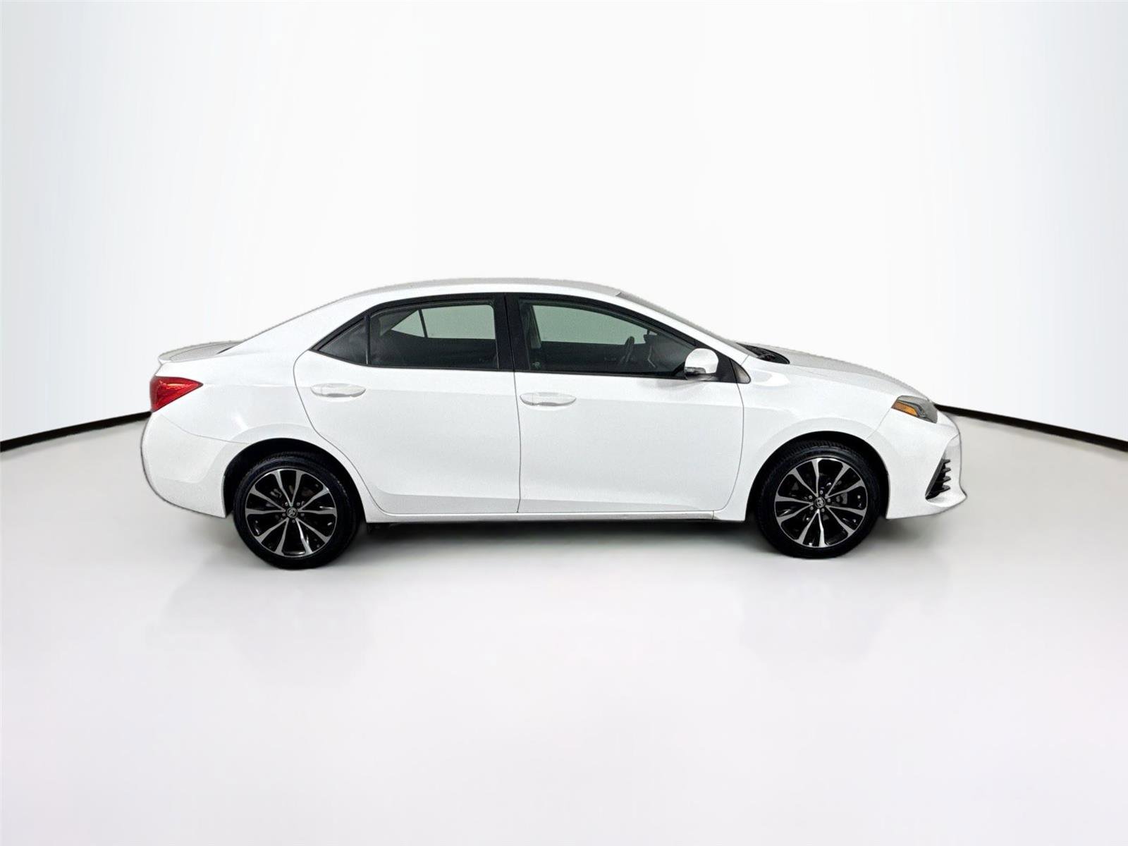 Used 2017 Toyota Corolla SE image 8