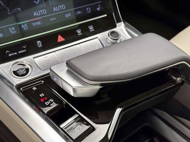 Certified 2024 Audi Q8 e-tron Premium Plus w/ Premium Plus Package AWD/4WD image 30