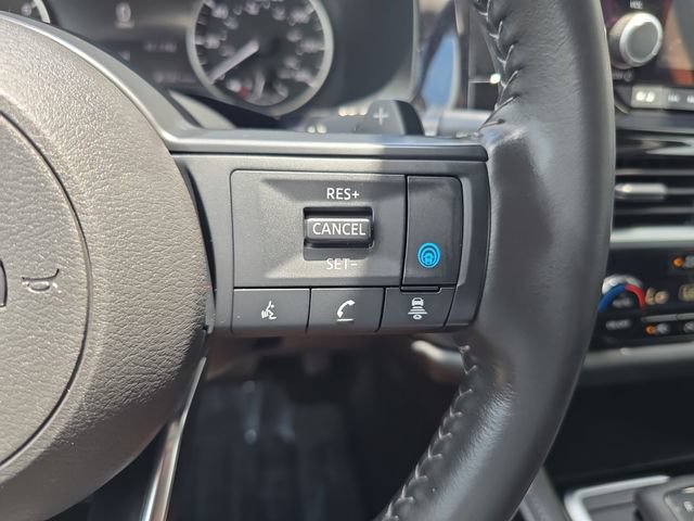 Used 2025 Nissan Pathfinder SV FWD image 26